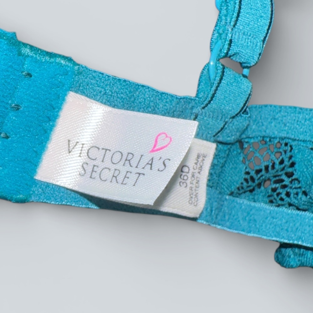 Victoria’s Secret Lace Underwire Bra - Picture 4 of 5